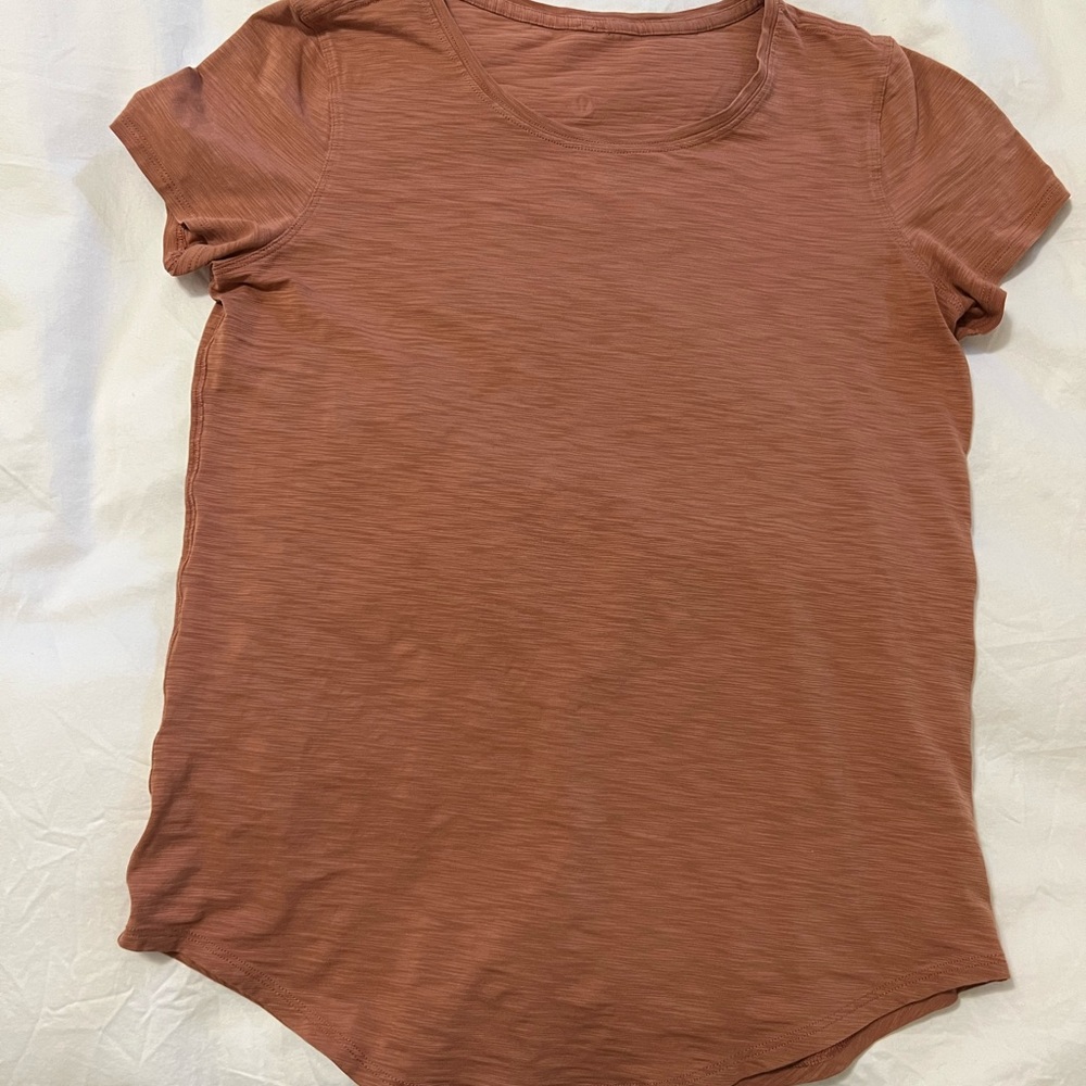 Lululemon tshirt